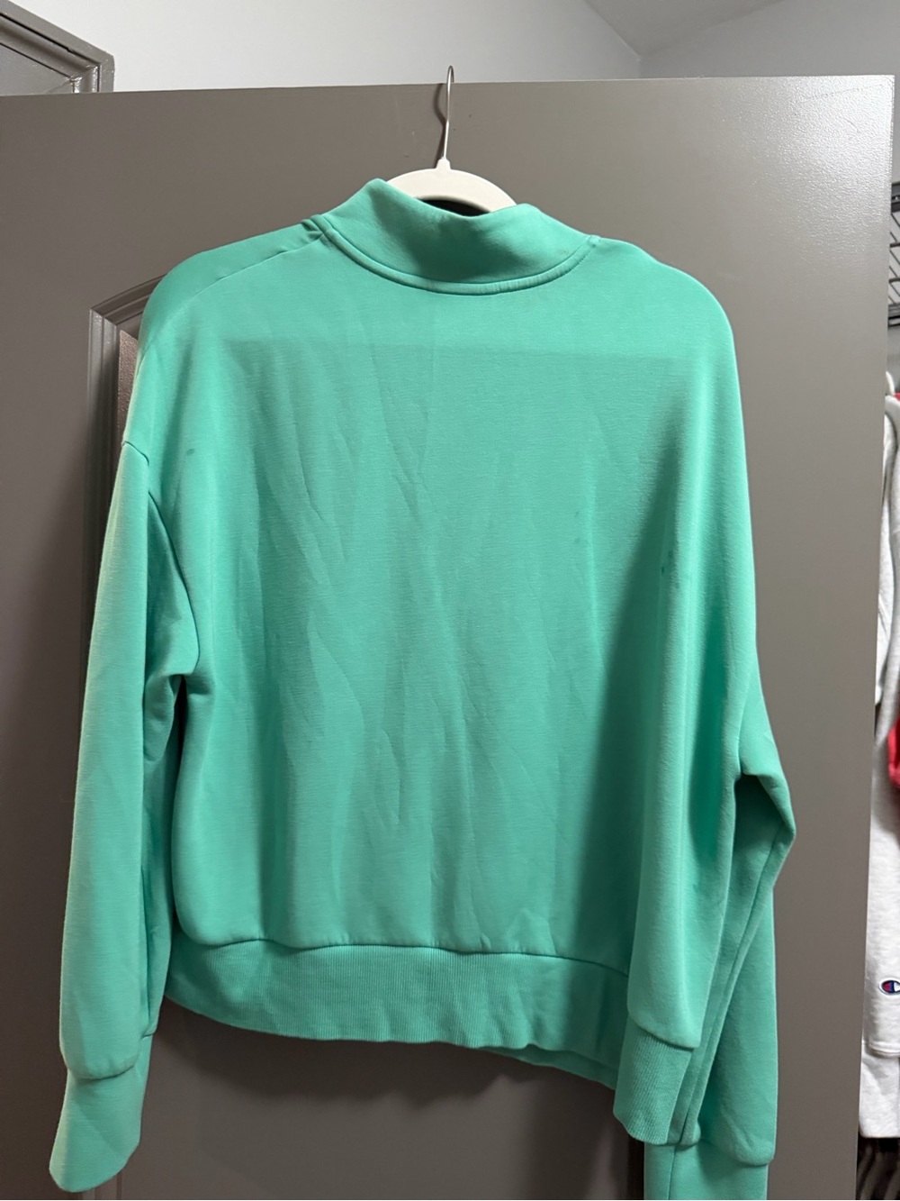 Varley Green Half-zip Sweatshirt and sweatshorts - Picture 5 of 8